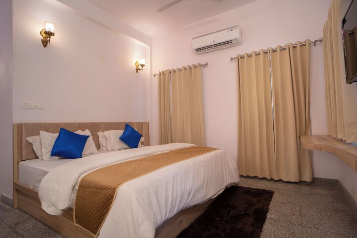 Room 3 of 39
