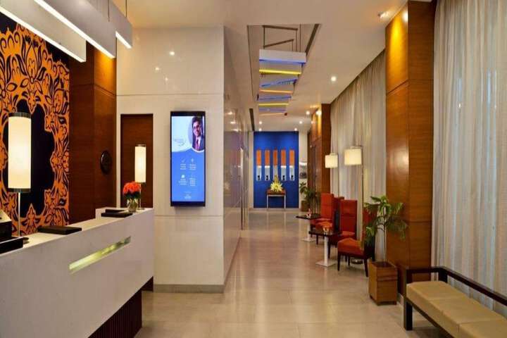 Entrance & Lobby