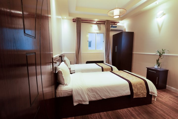 Room 4 of 19