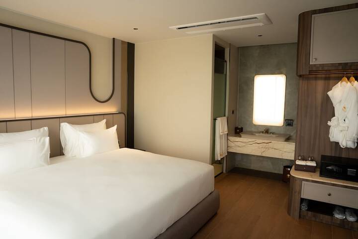 Room 181 of 216