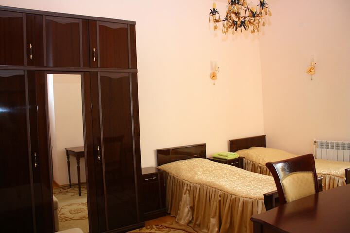 Room 4 of 47