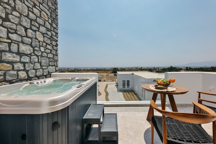 Hot Tub 54 of 60