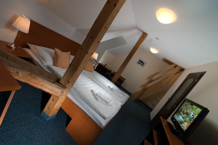 Room 7 of 43