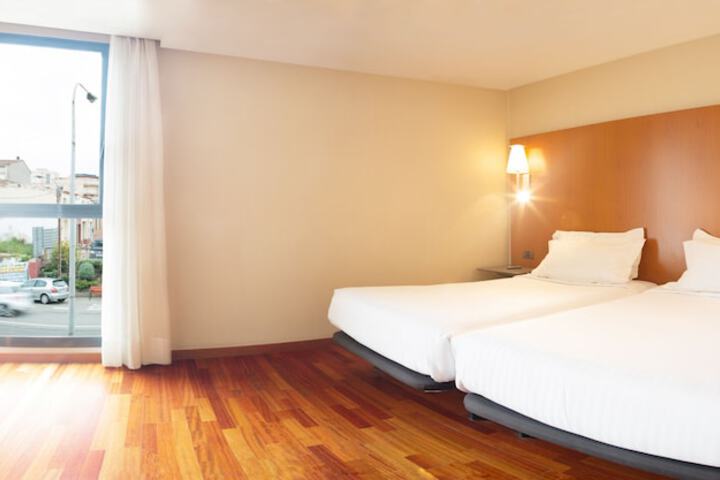 Room 8 of 30
