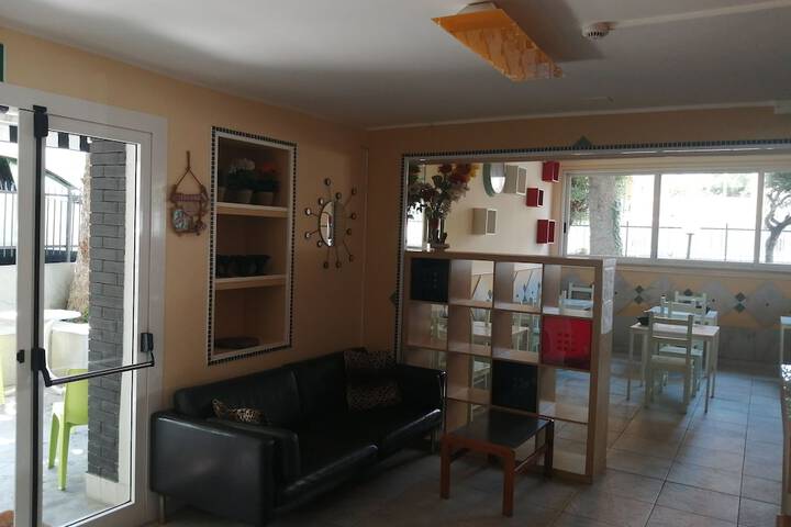 Room 5 of 10