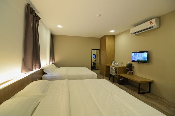 Room 8 of 31