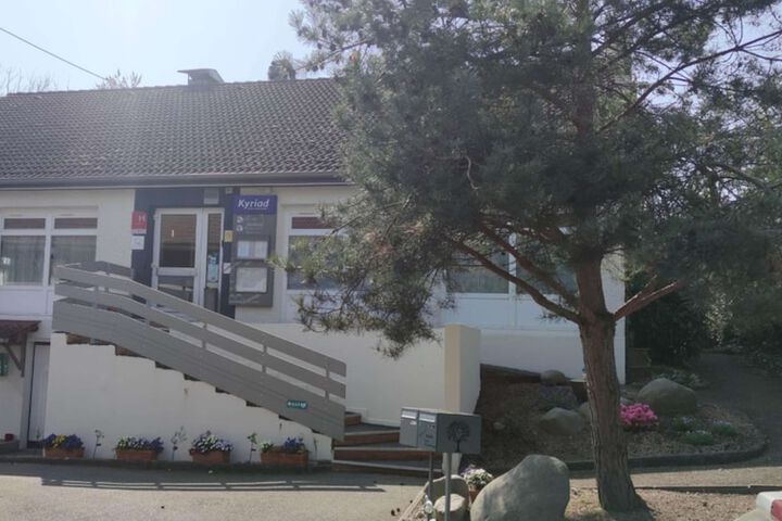 Hotel Entry