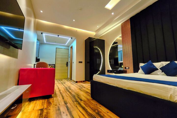Room 10 of 24