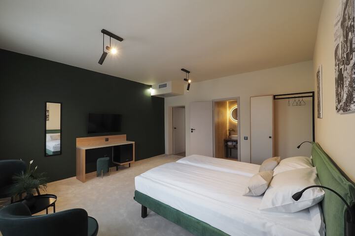 Room 11 of 74