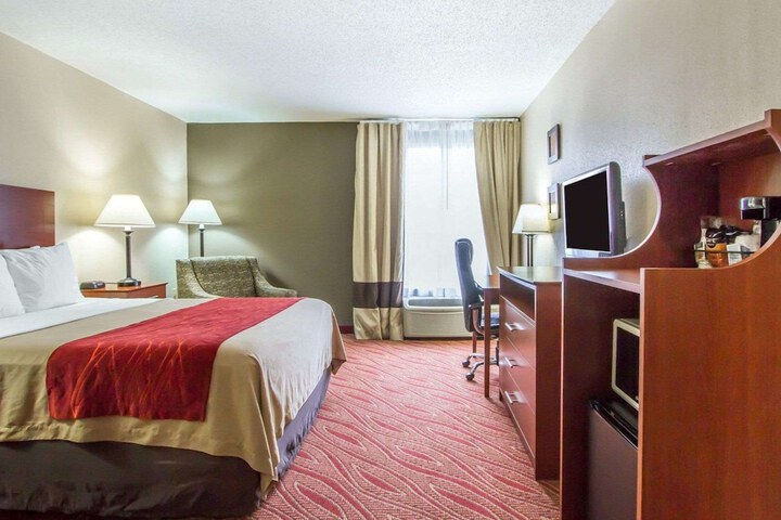 Room 6 of 40