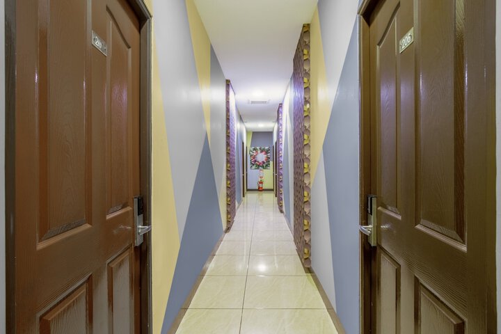 Ballroom/Hall 52 of 60