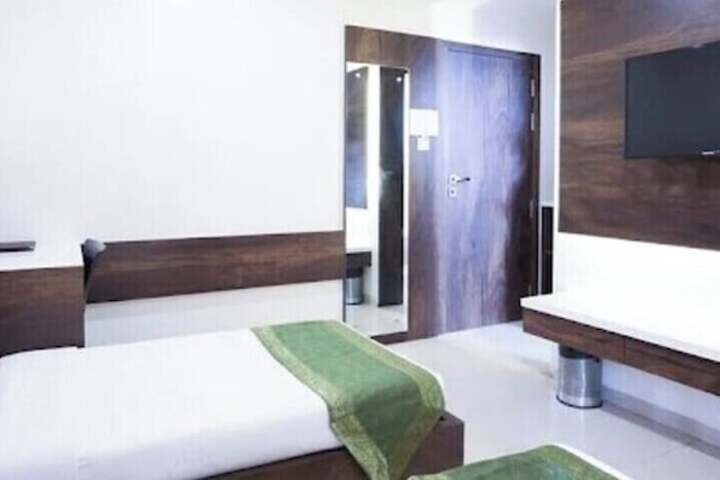 Room 5 of 23