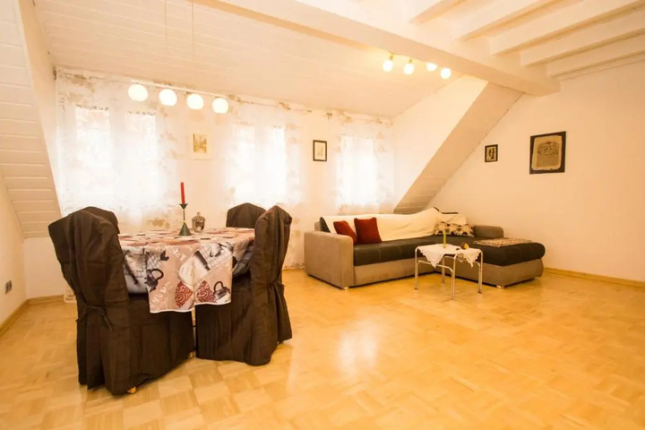 Room 3 of 11