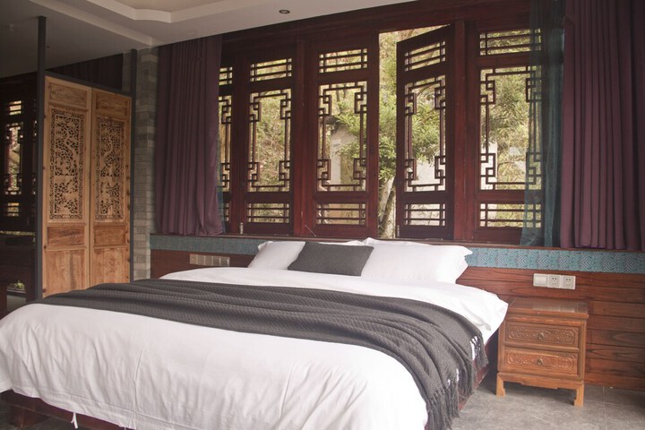 Room 27 of 121