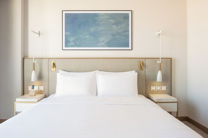 Room 27 of 70