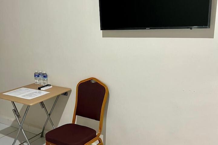 Room 11 of 32