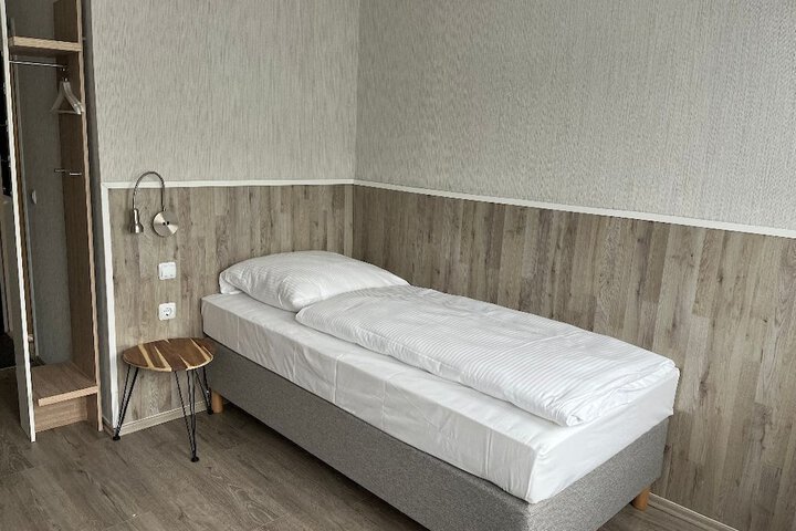 Room 25 of 27