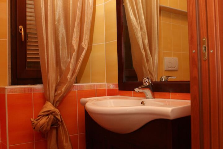 Room 30 of 52