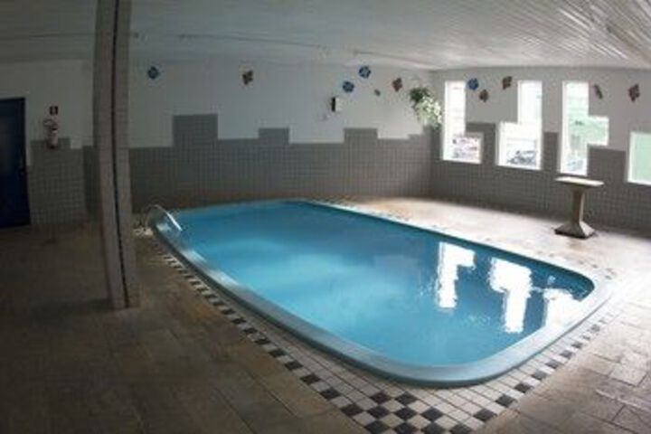 Pool 15 of 19