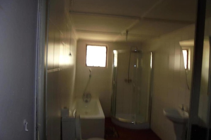 Room 6 of 16