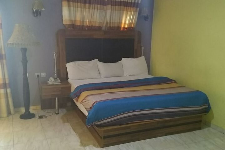 Room 7 of 23