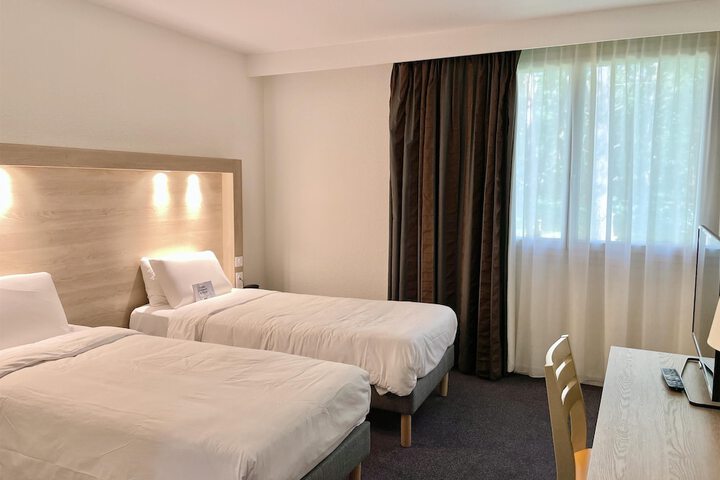 Room 17 of 53