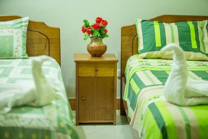 Room 6 of 32