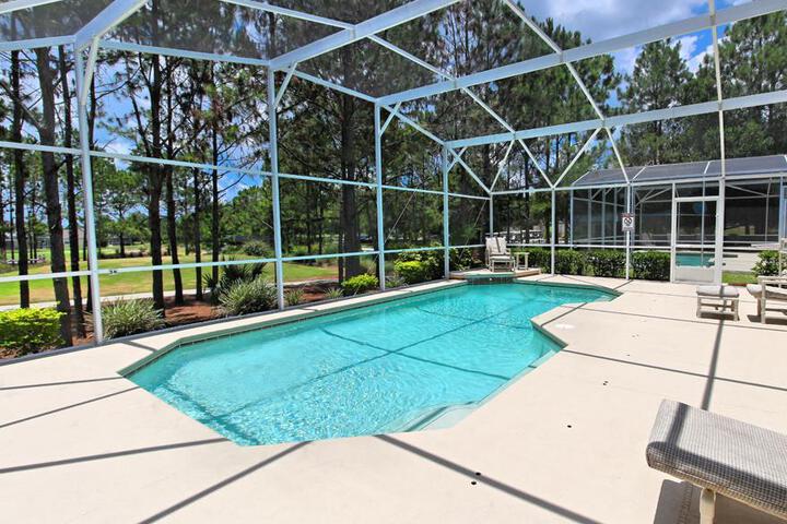 Pool 4 of 6