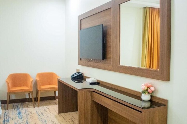 Room 16 of 25