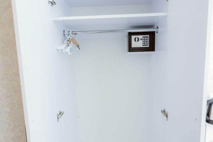 Room 48 of 77