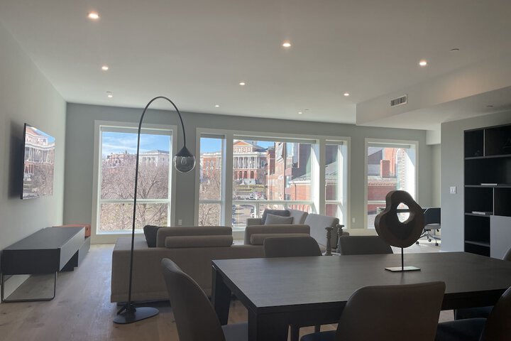 Room 33 of 109