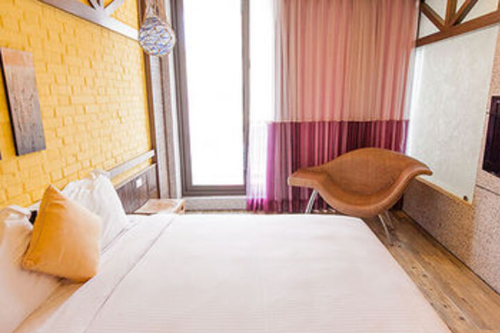 Room 14 of 30