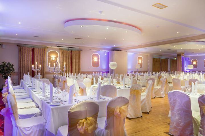Ballroom/Hall 34 of 39