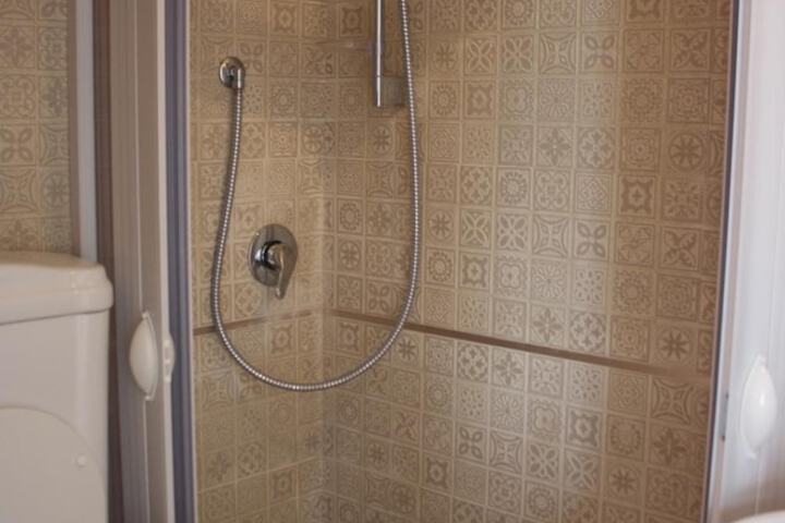Room 9 of 21