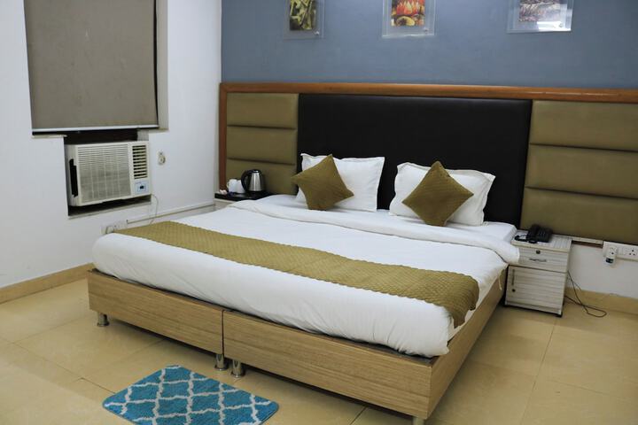 Room 2 of 15