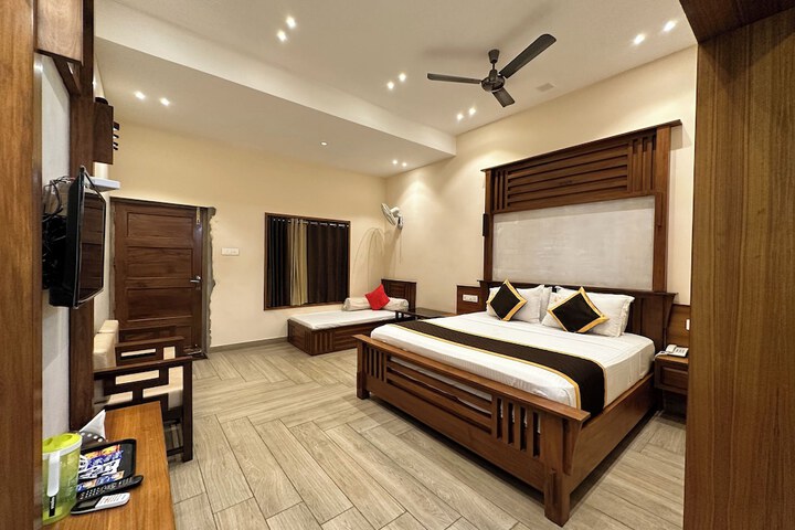 Room 2 of 71