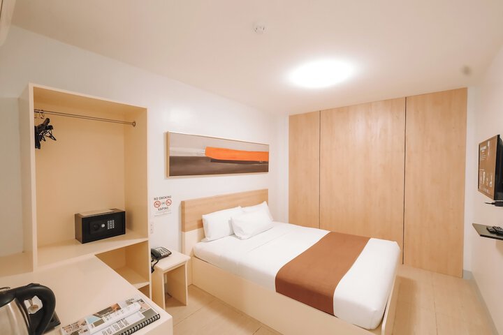 Room 3 of 27