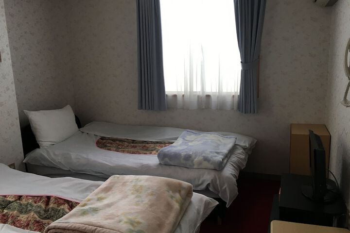 Room 19 of 36