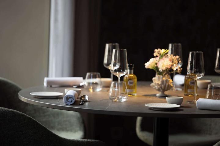 Dining 76 of 101