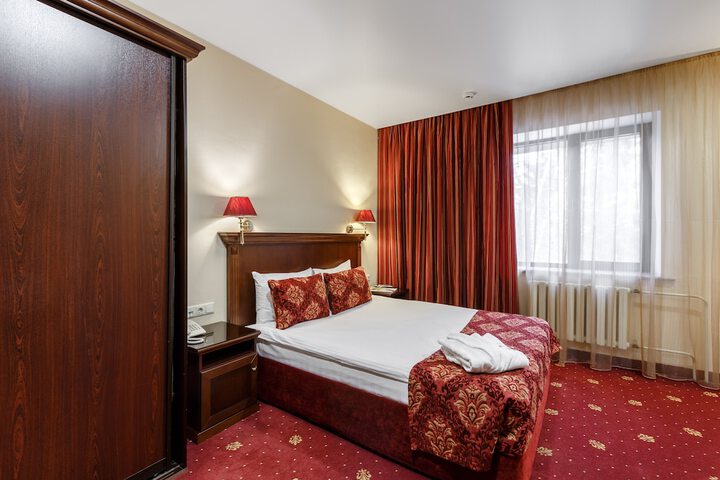 Room 14 of 38