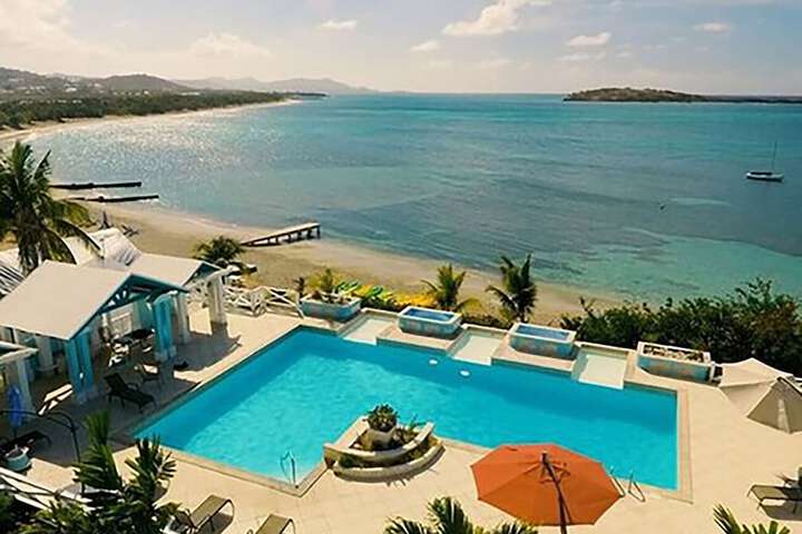 Hotel Pool