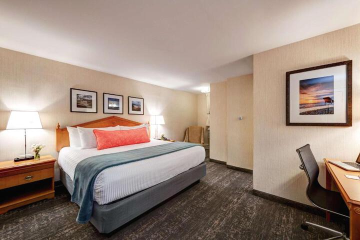 2 Double Beds (10 of 14)