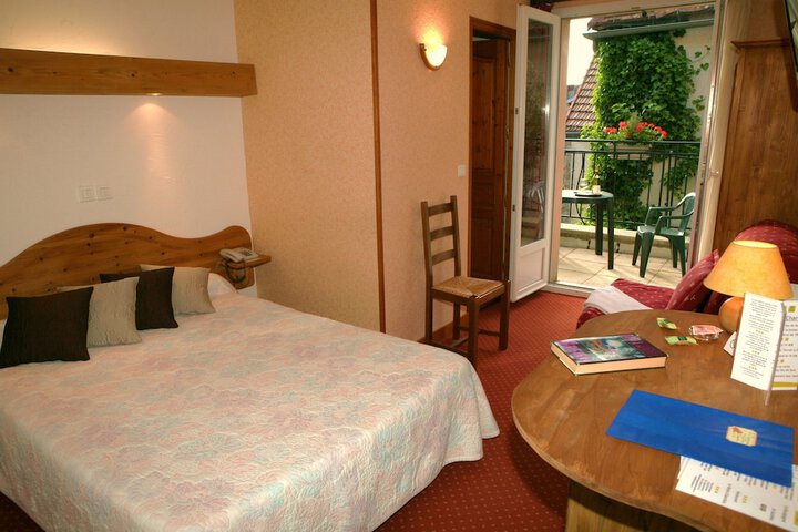 Room 5 of 42