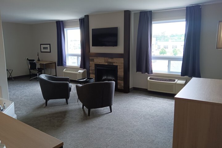 1 King Bed Suite (6 of 22)