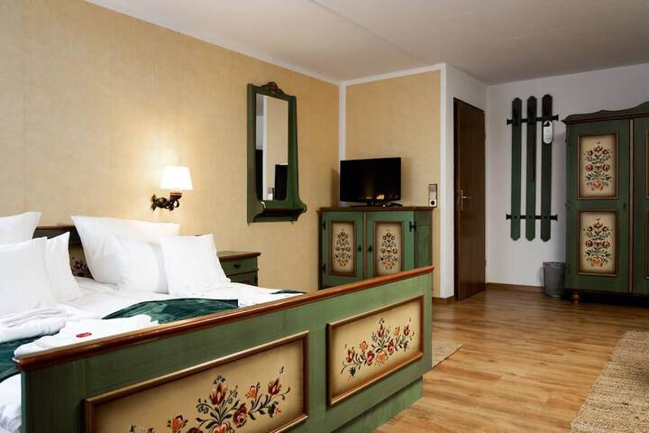 Room 50 of 76