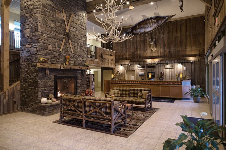 Lobby lounge
