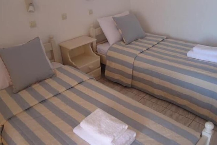 Room 2 of 16