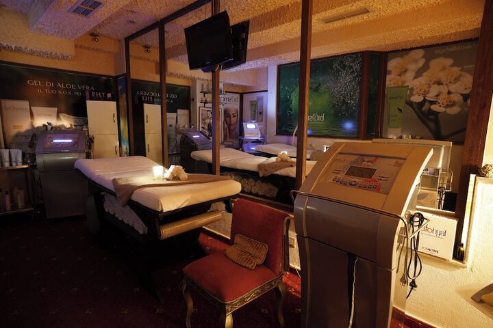 Spa 23 of 34