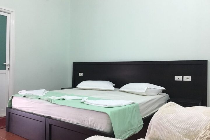 Room 8 of 43