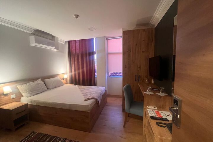 Room 2 of 12